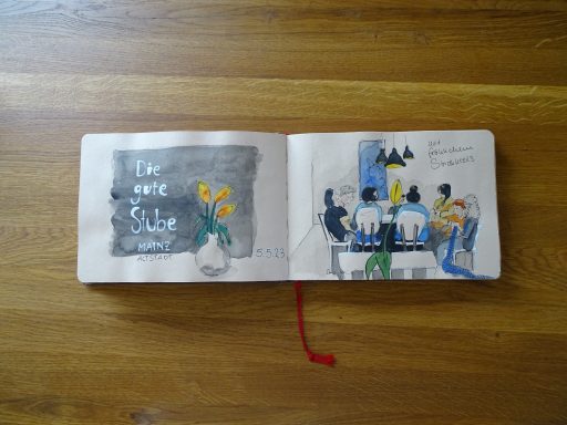 Aquarellzeichnung des Cafés "Die gute Stube" in Mainz; mehrere Frauen sitzen um einen Tisch herum und stricken zusammen