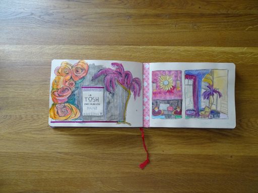 Aquarellzeichnung des Cafés "Le Tosh" in der Mainzer Altstadt; pinkfarbenes Interieur mit kitschigen Elementen wie Federboa-Palen und Goldor