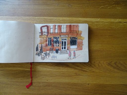 Aquarellzeichnung zeigt das Café Fettehenne in der Mainzer Neustadt, frontale Straßenansicht
